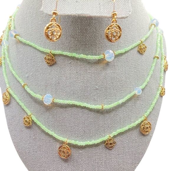 Light Green Seed Bead Necklace Earring Matching Set - Picture 4 of 5